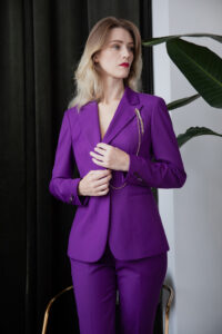 Damenhosenanzug mit Paspeltaschen