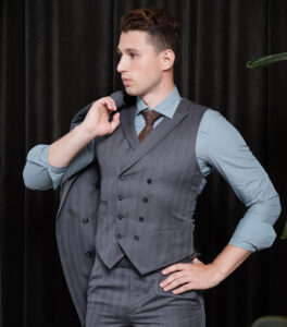 Zweireihige Weste mit 8 Knöpfen